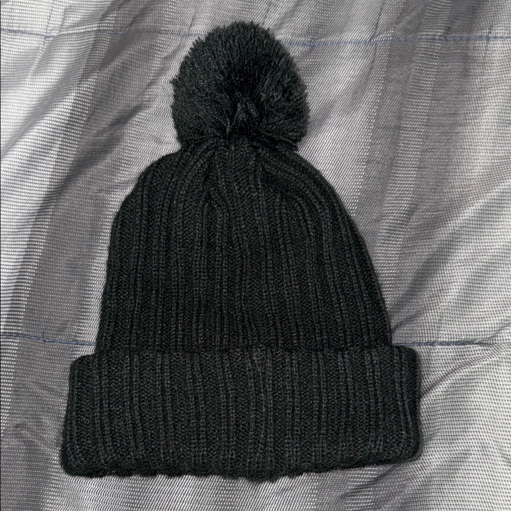 Gymshark Black Knit Beanie - Picture 3 of 3